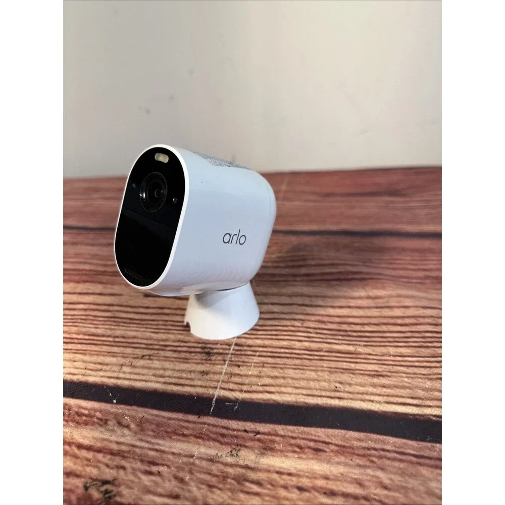 Netgear Arlo Essential VMC2030 Spotlight Wireless Indoor/Outdoor Camera White